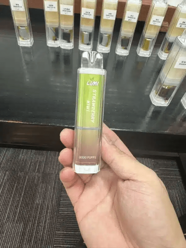 LIMI 8000 puffs 發光拋棄式電子煙